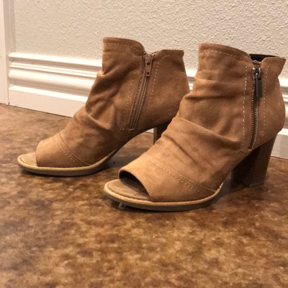 Suede boots